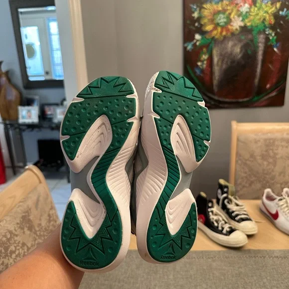 REBOOK RUNNING SHOES - Picture 10 of 13